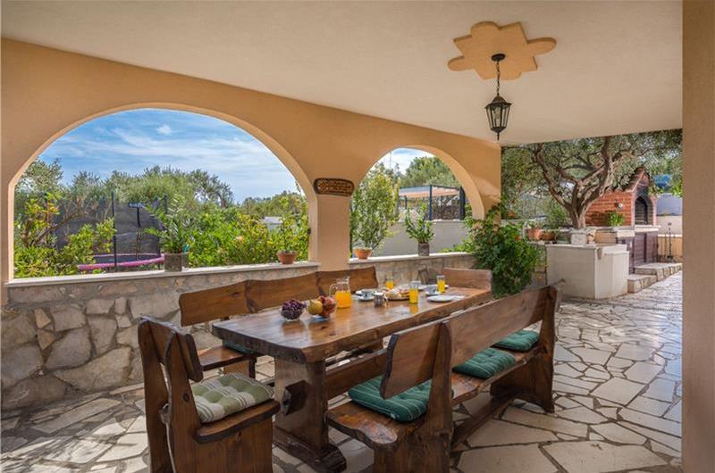 6 bedroom villa with pool in Milna, Brac Island sleeps 11