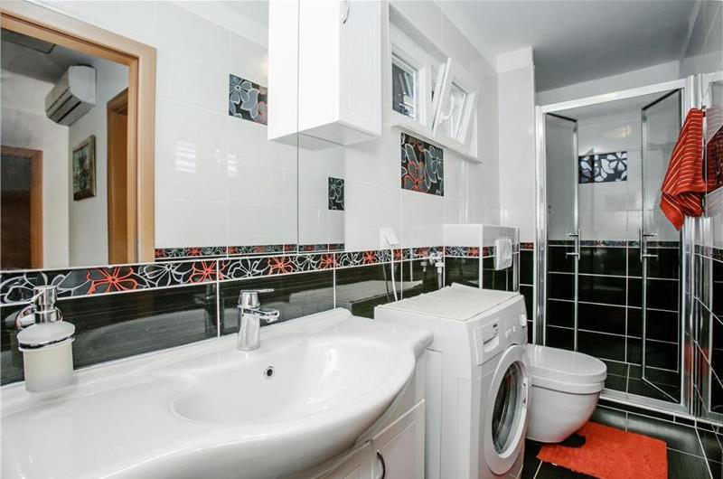 6 bedroom villa with pool in Milna, Brac Island sleeps 11