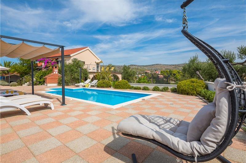 6 bedroom villa with pool in Milna, Brac Island sleeps 11