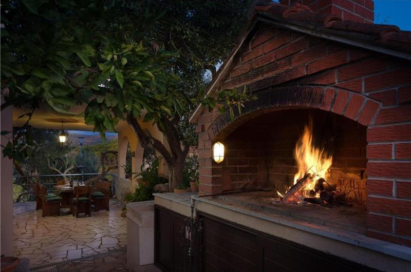 6 bedroom villa with pool in Milna, Brac Island sleeps 11