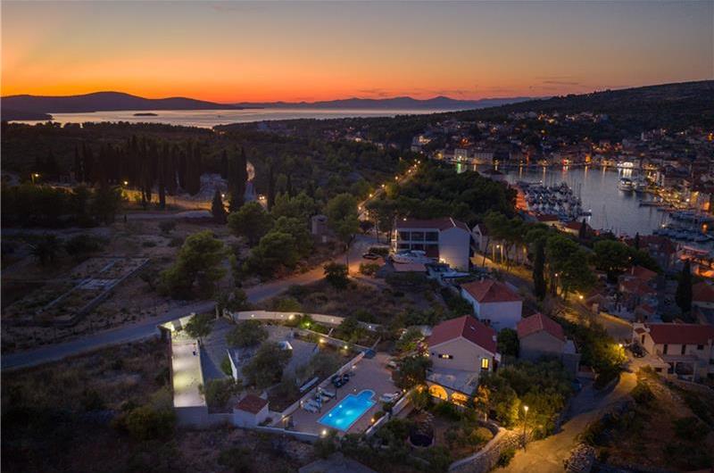 6 bedroom villa with pool in Milna, Brac Island sleeps 11