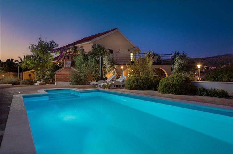 6 bedroom villa with pool in Milna, Brac Island sleeps 11