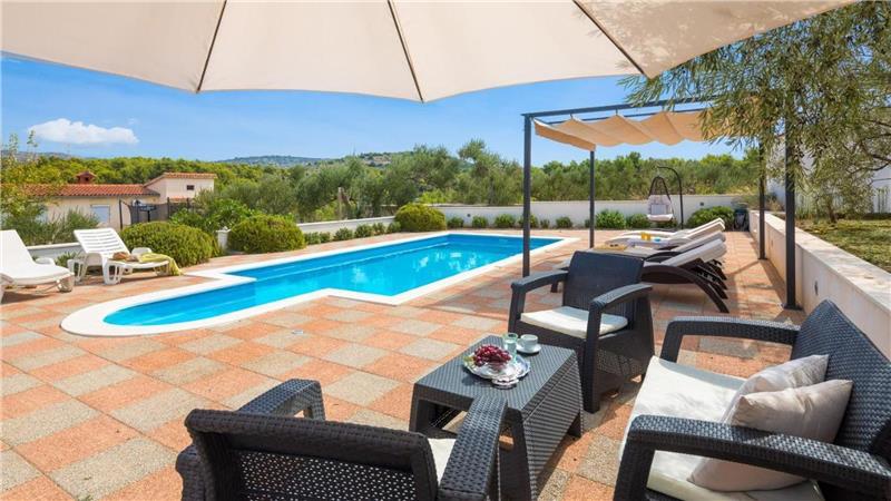 6 bedroom villa with pool in Milna, Brac Island sleeps 11