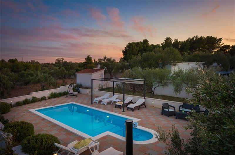 6 bedroom villa with pool in Milna, Brac Island sleeps 11