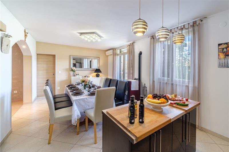 6 bedroom villa with pool in Milna, Brac Island sleeps 11