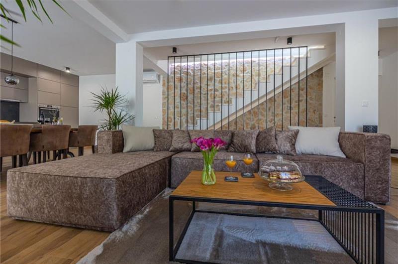 5 bedroom villa with pool near Crikvenica, sleeps 10