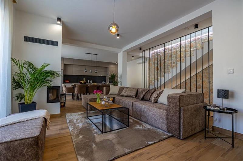 5 bedroom villa with pool near Crikvenica, sleeps 10