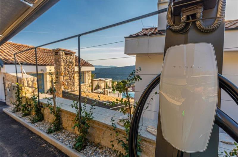 5 bedroom villa with pool near Crikvenica, sleeps 10