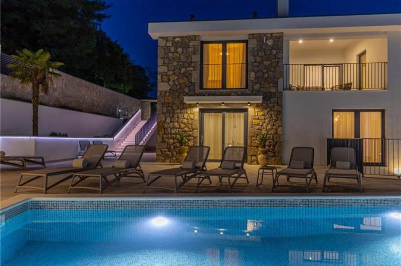 5 bedroom villa with pool near Crikvenica, sleeps 10