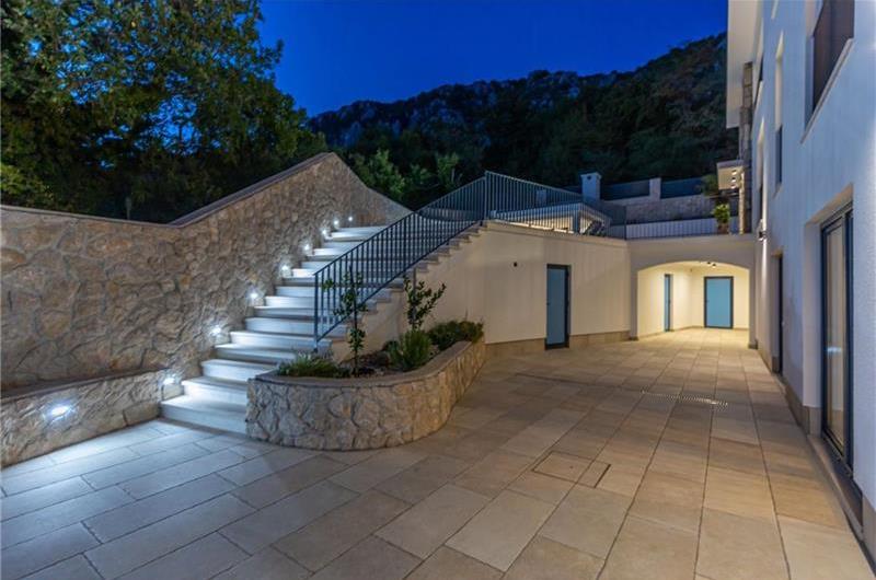 5 bedroom villa with pool near Crikvenica, sleeps 10