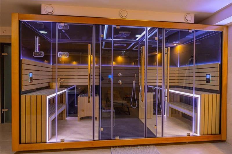 5 bedroom villa with pool near Crikvenica, sleeps 10