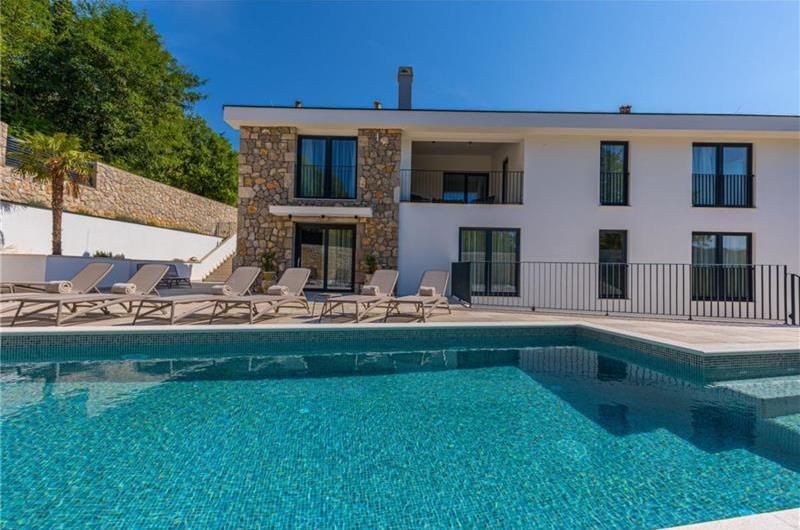 5 bedroom villa with pool near Crikvenica, sleeps 10