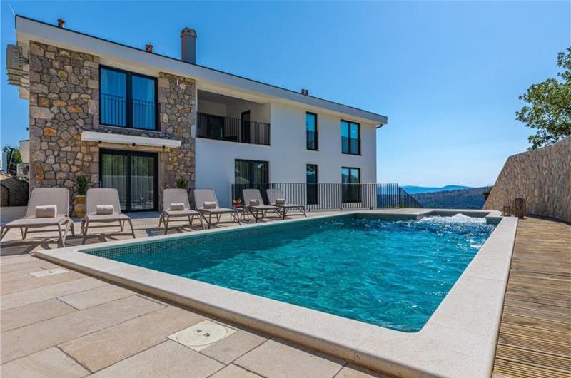 5 bedroom villa with pool near Crikvenica, sleeps 10