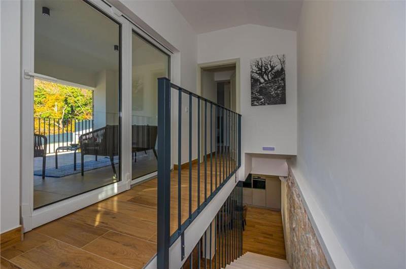 5 bedroom villa with pool near Crikvenica, sleeps 10