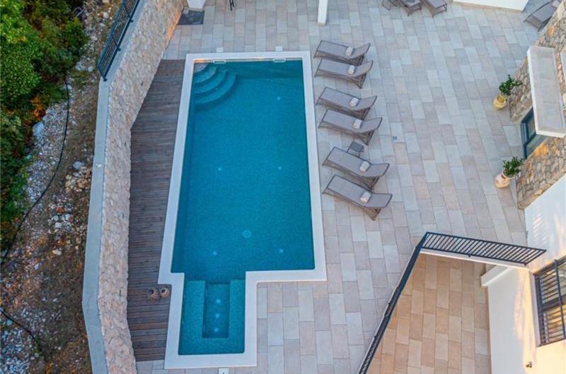 5 bedroom villa with pool near Crikvenica, sleeps 10