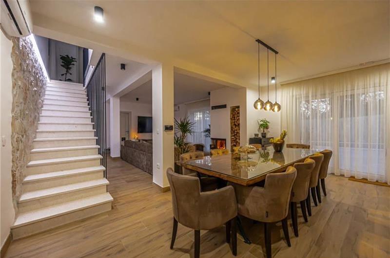 5 bedroom villa with pool near Crikvenica, sleeps 10