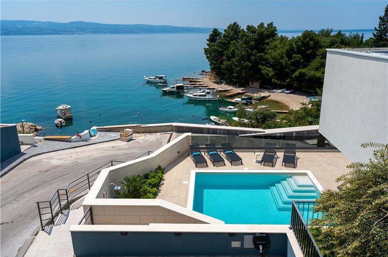 5 bedroom beachfront villa with heated pool near Omis, sleeps 9