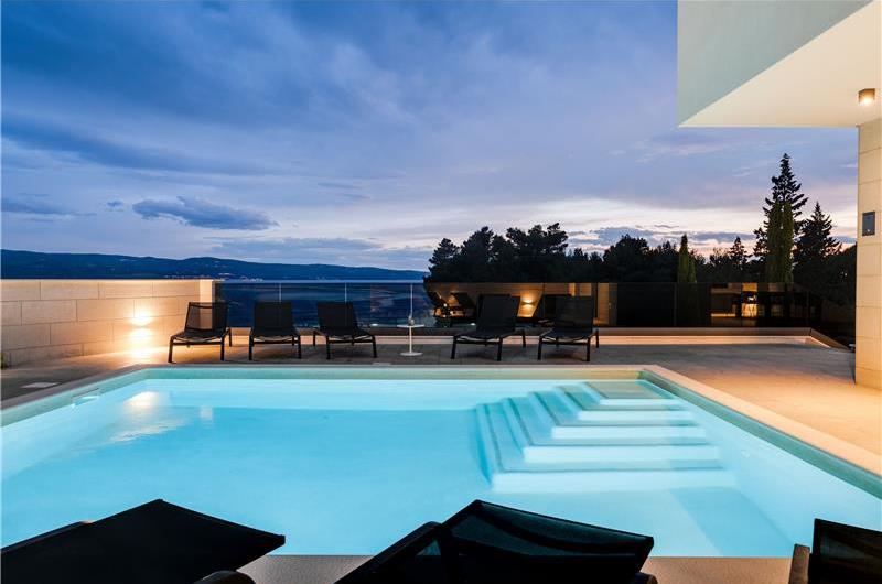 5 bedroom beachfront villa with heated pool near Omis, sleeps 9