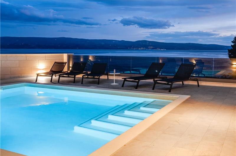 5 bedroom beachfront villa with heated pool near Omis, sleeps 9