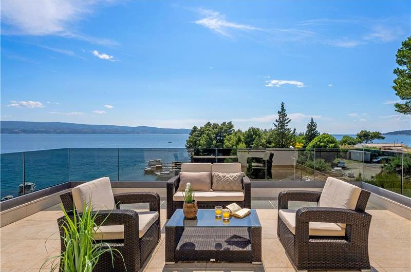 5 bedroom beachfront villa with heated pool near Omis, sleeps 9