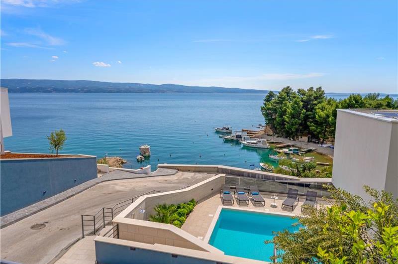 5 bedroom beachfront villa with heated pool near Omis, sleeps 9