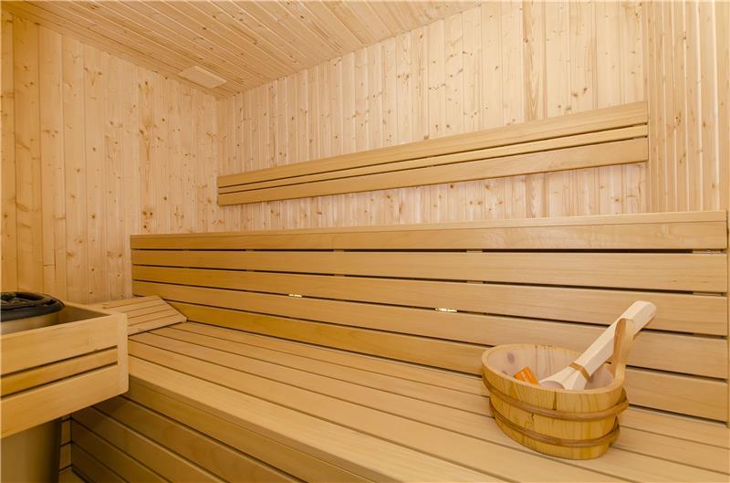 5 bedroom beachfront villa with heated pool near Omis, sleeps 9