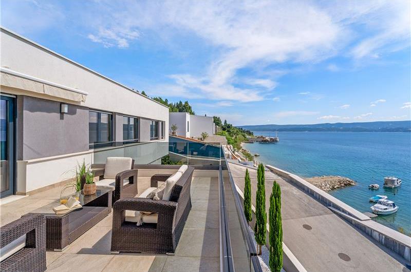 5 bedroom beachfront villa with heated pool near Omis, sleeps 9