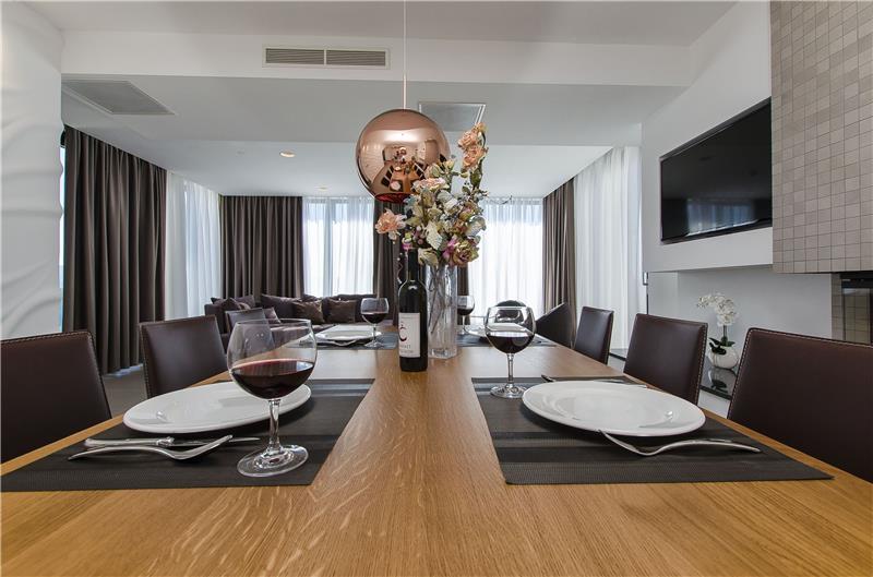 5 bedroom beachfront villa with heated pool near Omis, sleeps 9