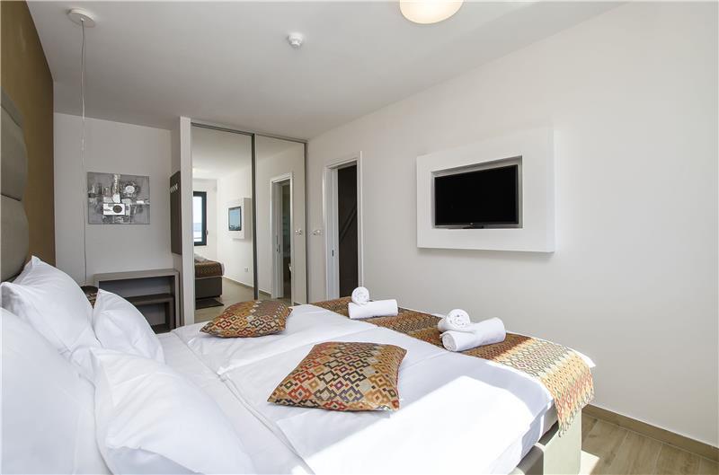 5 bedroom beachfront villa with heated pool near Omis, sleeps 9