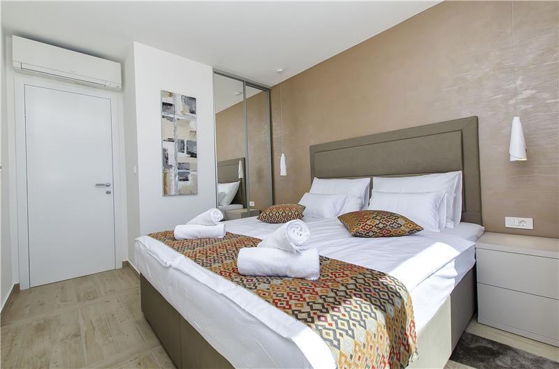 5 bedroom beachfront villa with heated pool near Omis, sleeps 9