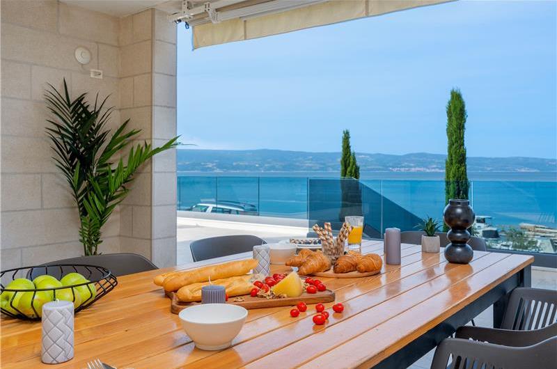 5 bedroom beachfront villa with heated pool near Omis, sleeps 9