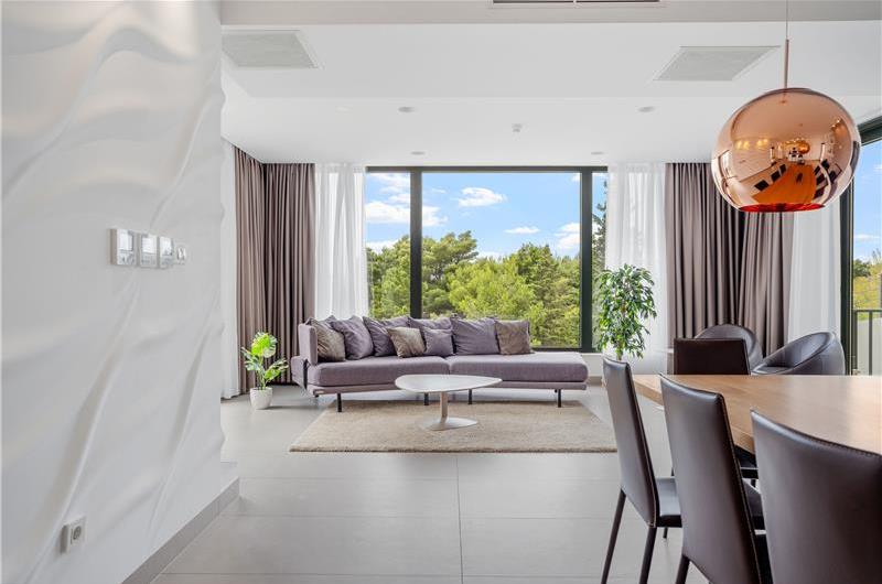 5 bedroom beachfront villa with heated pool near Omis, sleeps 9