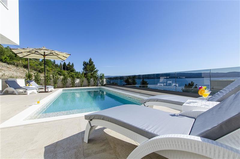 5 bedroom beachfront villa with heated pool near Omis, sleeps 9