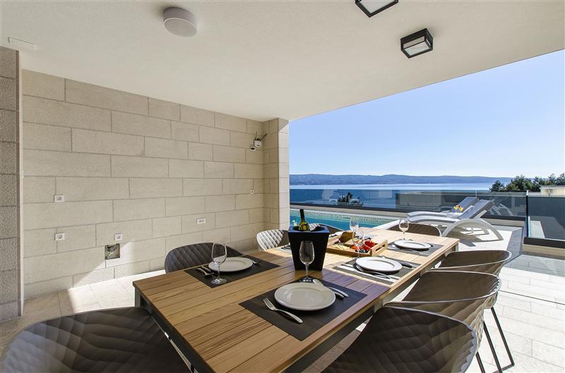 5 bedroom beachfront villa with heated pool near Omis, sleeps 9