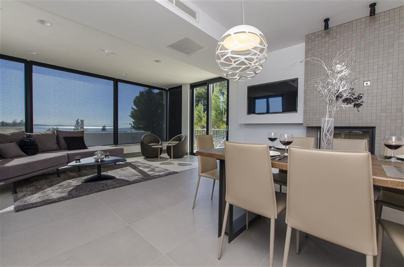 5 bedroom beachfront villa with heated pool near Omis, sleeps 9