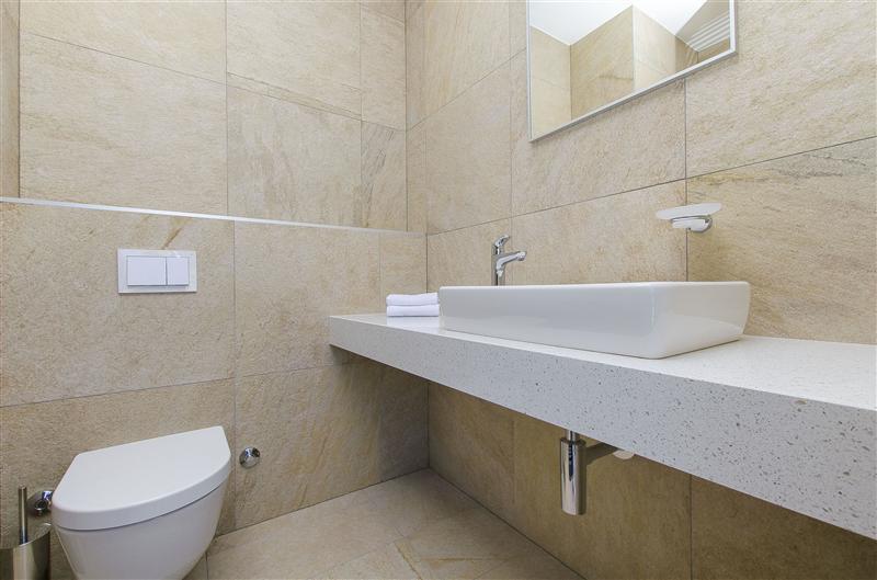 5 bedroom beachfront villa with heated pool near Omis, sleeps 9