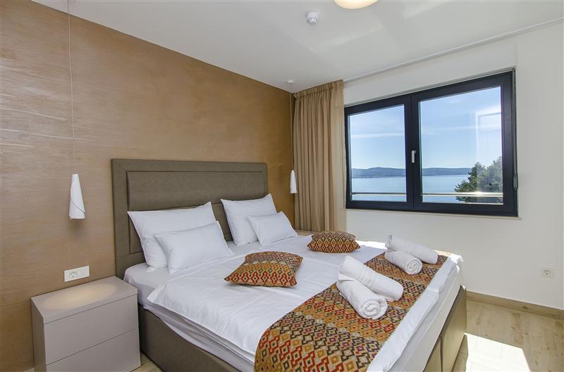 5 bedroom beachfront villa with heated pool near Omis, sleeps 9