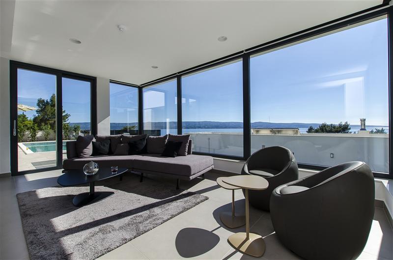 5 bedroom beachfront villa with heated pool near Omis, sleeps 9