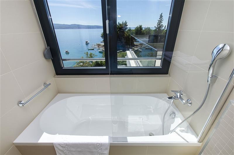 5 bedroom beachfront villa with heated pool near Omis, sleeps 9