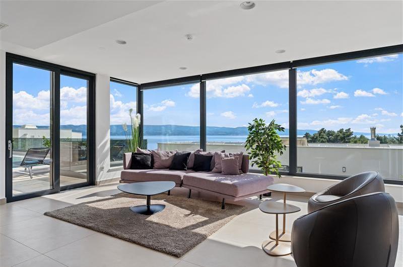 5 bedroom beachfront villa with heated pool near Omis, sleeps 9