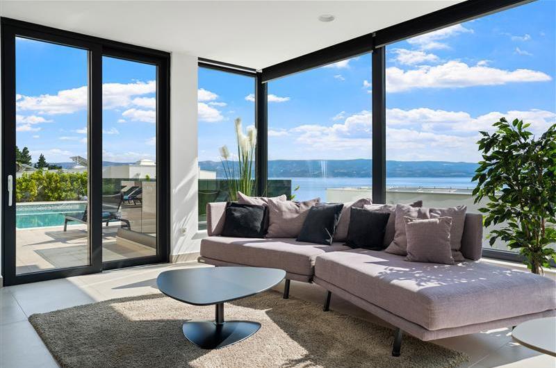 5 bedroom beachfront villa with heated pool near Omis, sleeps 9