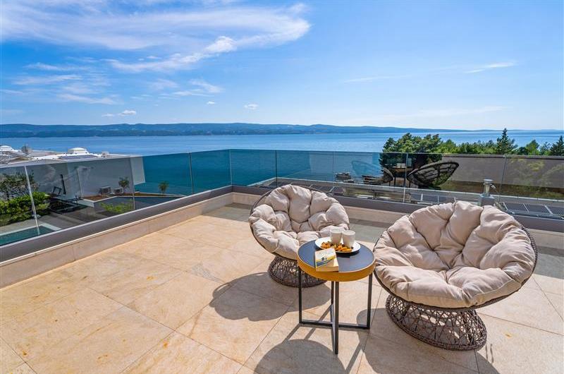 5 bedroom beachfront villa with heated pool near Omis, sleeps 9