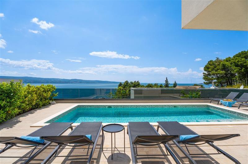 5 bedroom beachfront villa with heated pool near Omis, sleeps 9