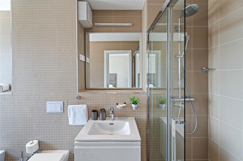 5 bedroom beachfront villa with heated pool near Omis, sleeps 9