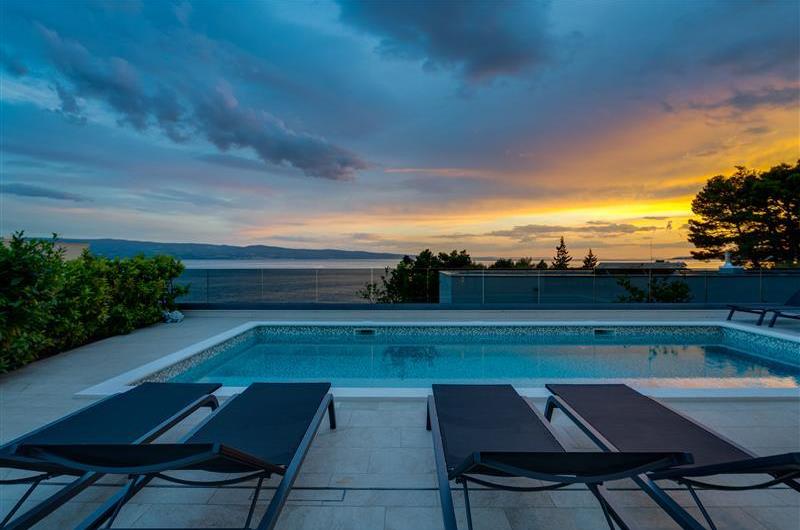 5 bedroom beachfront villa with heated pool near Omis, sleeps 9