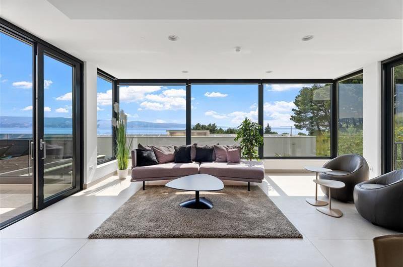 5 bedroom beachfront villa with heated pool near Omis, sleeps 9