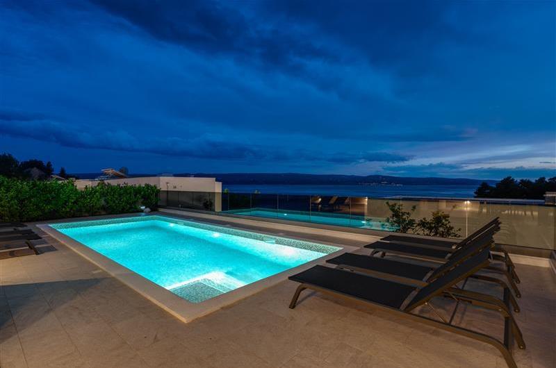 5 bedroom beachfront villa with heated pool near Omis, sleeps 9