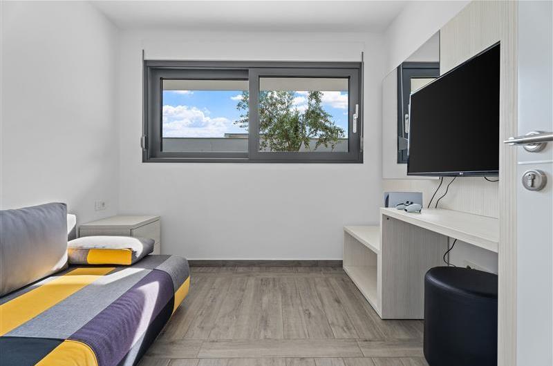 5 bedroom beachfront villa with heated pool near Omis, sleeps 9