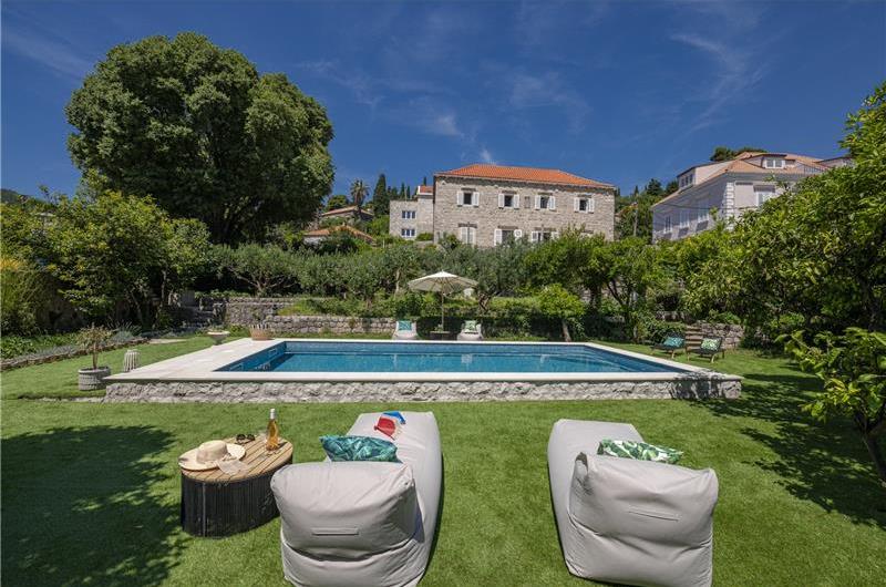 4 bedroom villa with pool in Lapad, Dubrovnik, sleeps 8