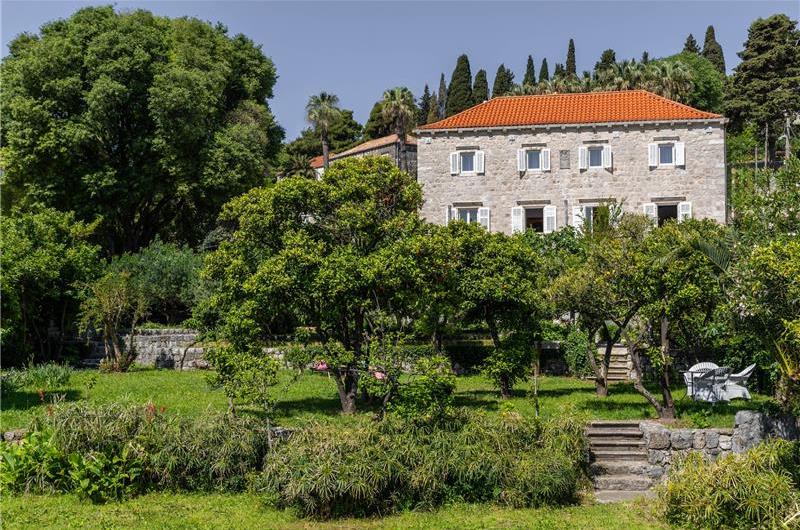 4 bedroom villa with pool in Lapad, Dubrovnik, sleeps 8